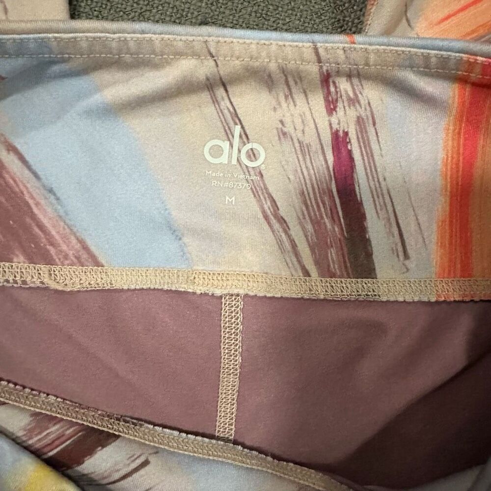 Alo Yoga Pant Swirl Airbrush - Picture 6 of 7
